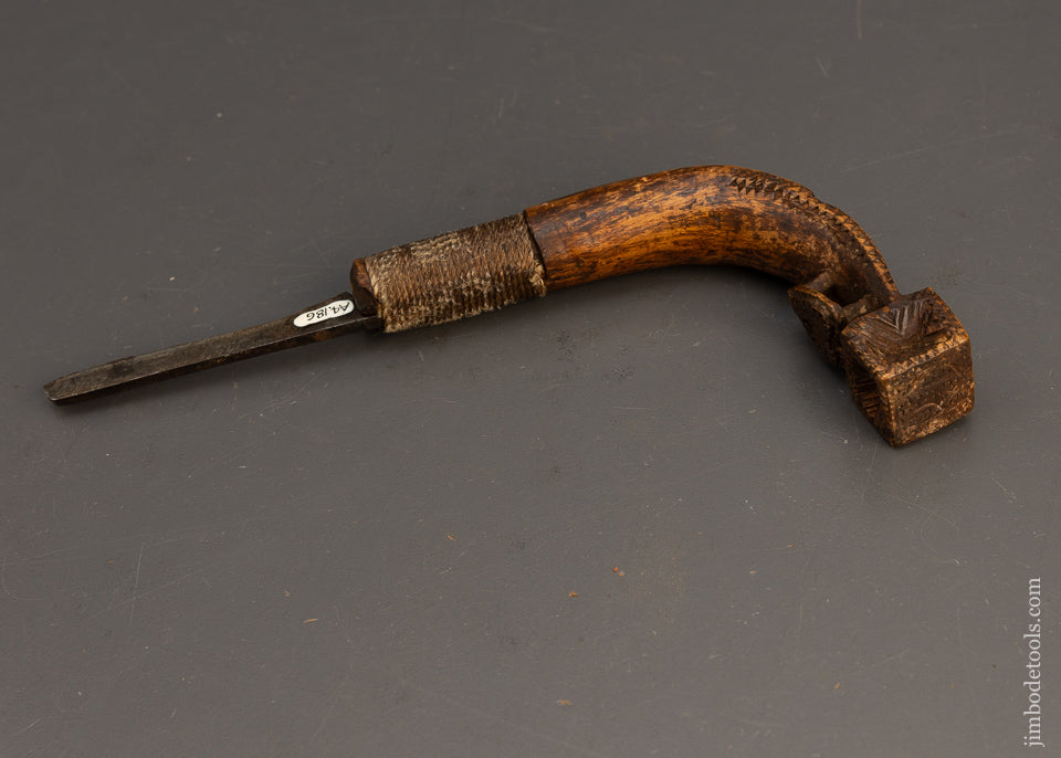 Spectacular Hand Carved Antique Native American Crooked Knife - 115707 -