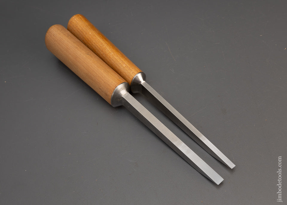 Mint Pair of RAY ILES Pig Sticker Mortise Chisel 1/4 & 3/8 Sizes - 115743