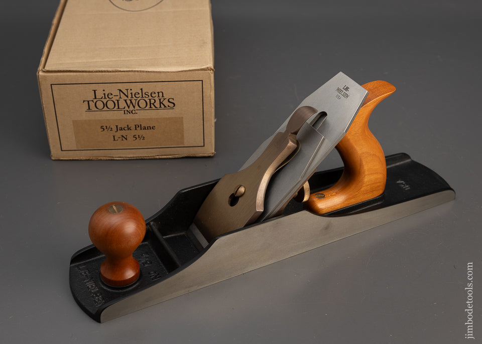 Back Ordered & Unavailable LIE NIELSEN No. 5 1/2 Jumbo Jack Plane in Box - 115749