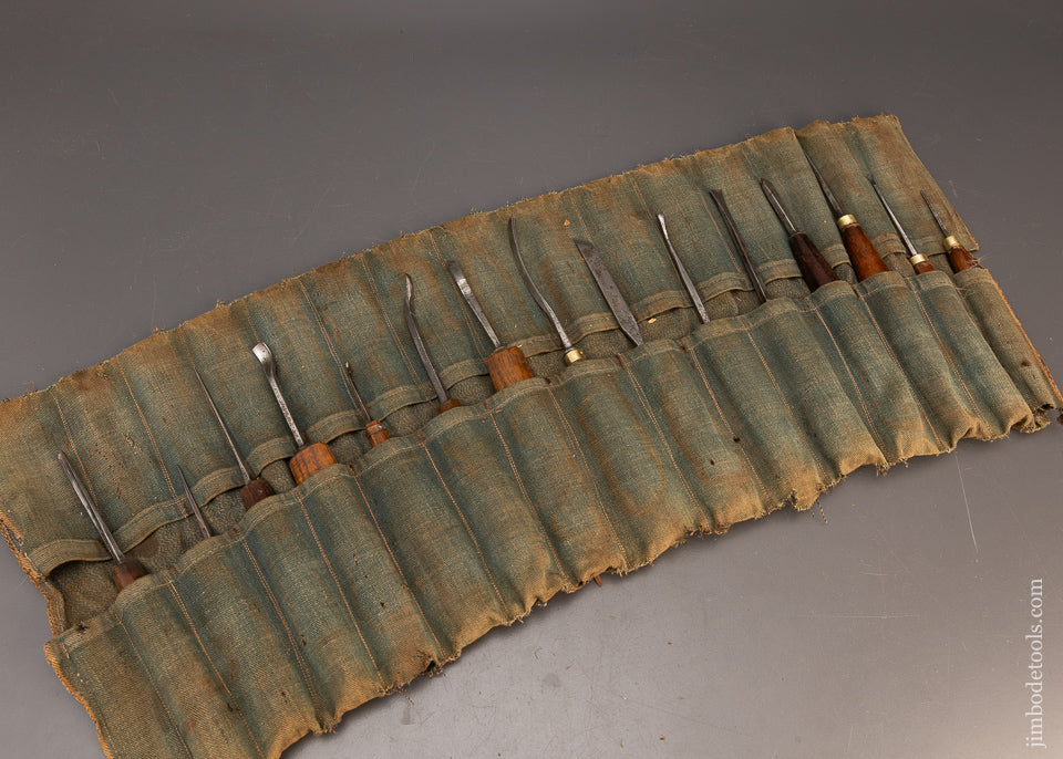 Nice Roll of 15 Carving Tools Chisels Gouges - 115853