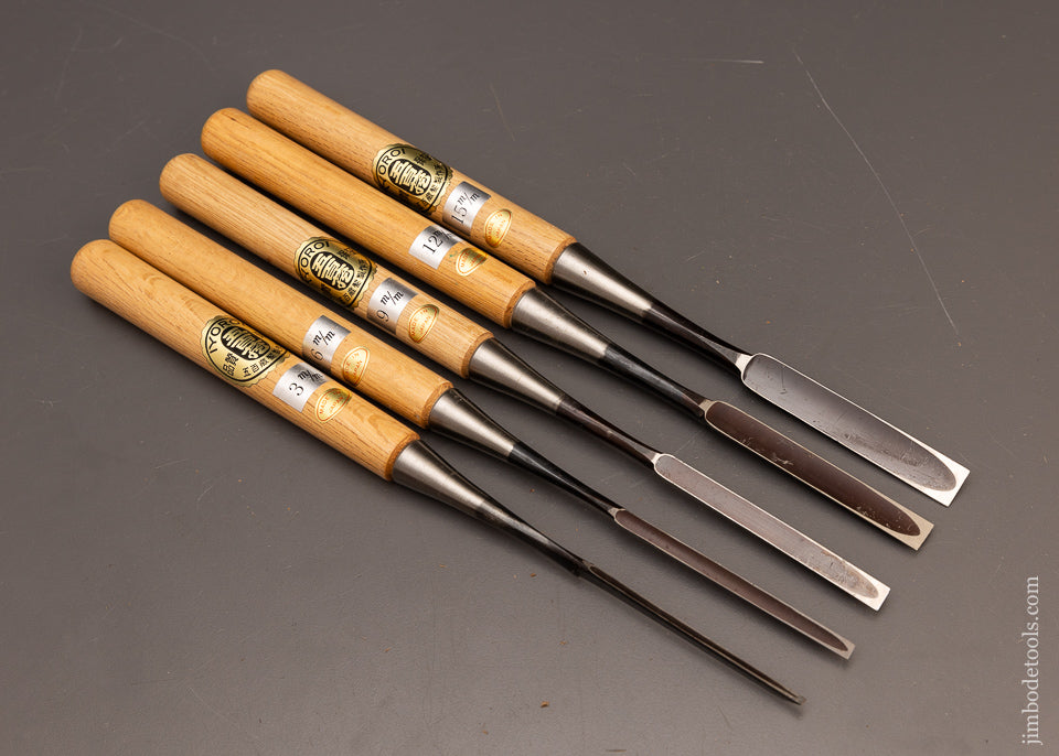 Mint Unused Set of 5 IYOROI Blue Steel Dovetail Chisels - 115888