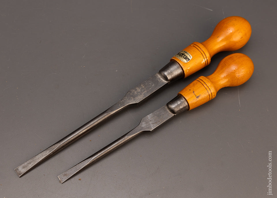 Extra Fine Pair of English Beech Cabinet Maker’s Screwdrivers - 116008
