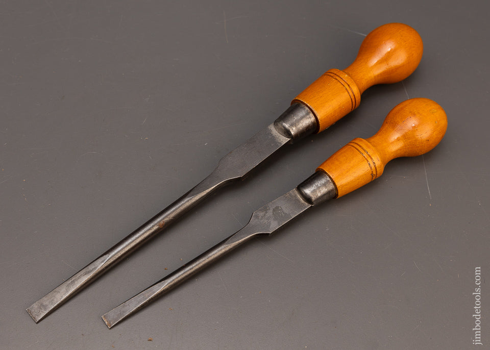 Extra Fine Pair of English Beech Cabinet Maker’s Screwdrivers - 116008