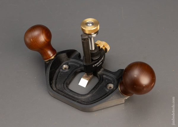 Near Mint LEE VALLEY VERITAS Router Plane with 1/2 inch Cutter - 116103