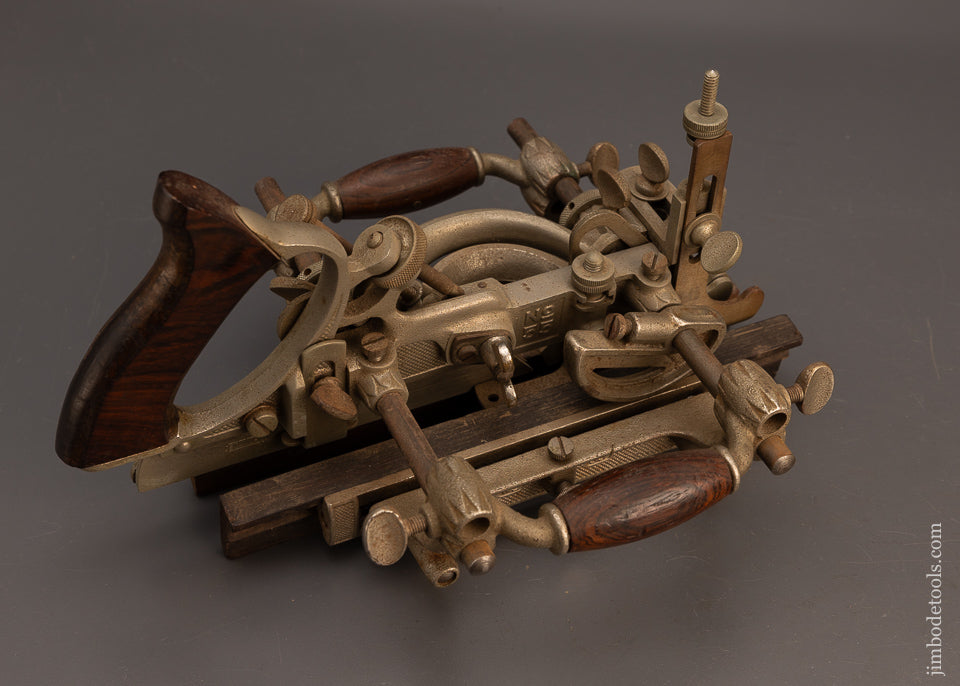 Extra Crisp STANLEY No. 55 Combination Plane with Set of 52 Cutters - 116320