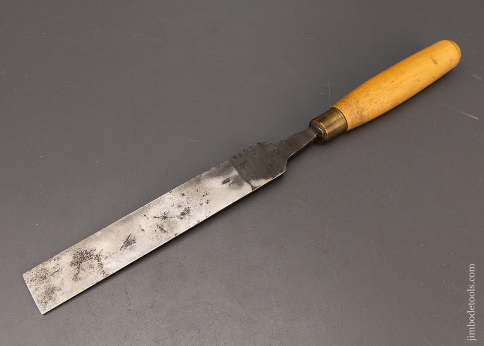 English Long, Thin Paring Chisel with Boxwood Handle 1 1/4 Inch - 116324