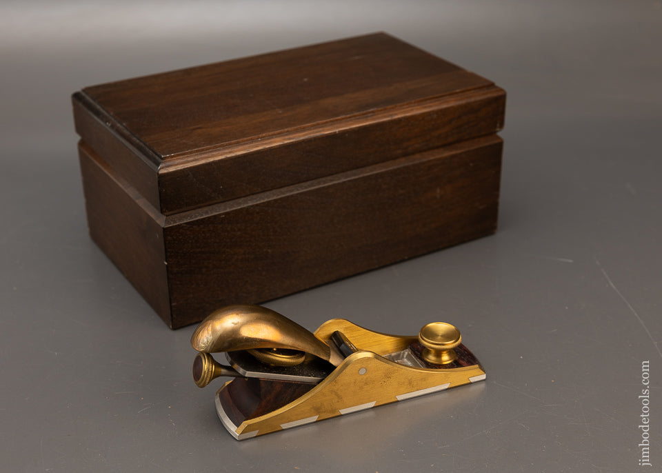 Mint in Box BRIDGE CITY TOOL WORKS CT-8 Dovetailed Block Plane with Adjustable Mouth Walnut Box - 116358