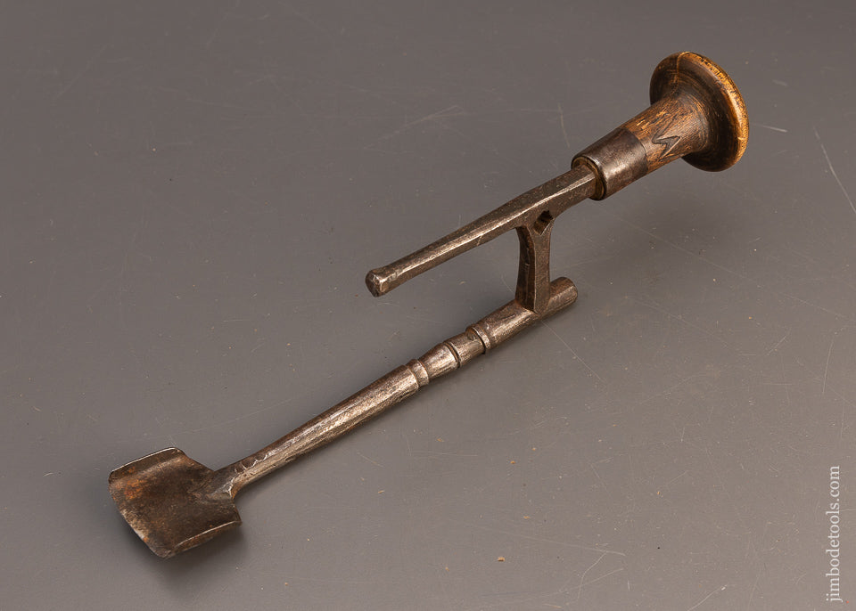 Ornate 18th Century Farrier’s Buttress - 116605