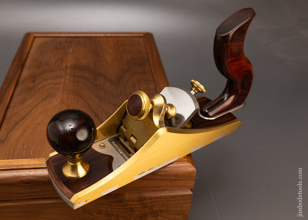 Phenomenal BRIDGE CITY TOOL WORKS No. CT-12 Bench Plane Mint in Walnut Box - 116641