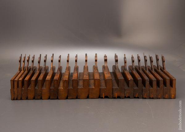 Excellent Set of 21 Moulding Planes by GILLET (WM. Ca. 1830-60 Bristol) + 116821