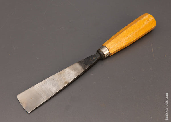 Fat 1 1/2 Inch H. TAYLOR Carving Gouge No. 3 Sweep - 116874