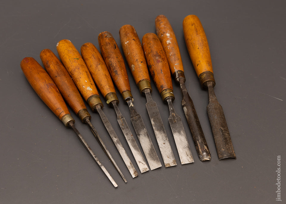 Fine Assortment of 9 Boxwood Handled Chisels - 116881