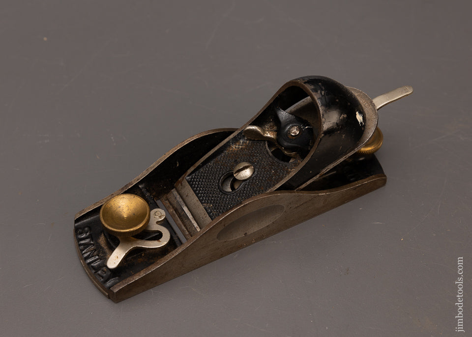 Extra Fine STANLEY No. 9 1/2 Block Plane with Adjustable Mouth - 116986
