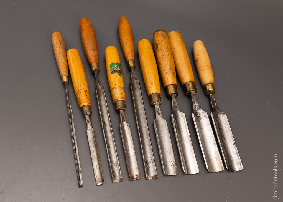Beautiful-Set-of-9-Boxwood-Handled-Gouges-117133