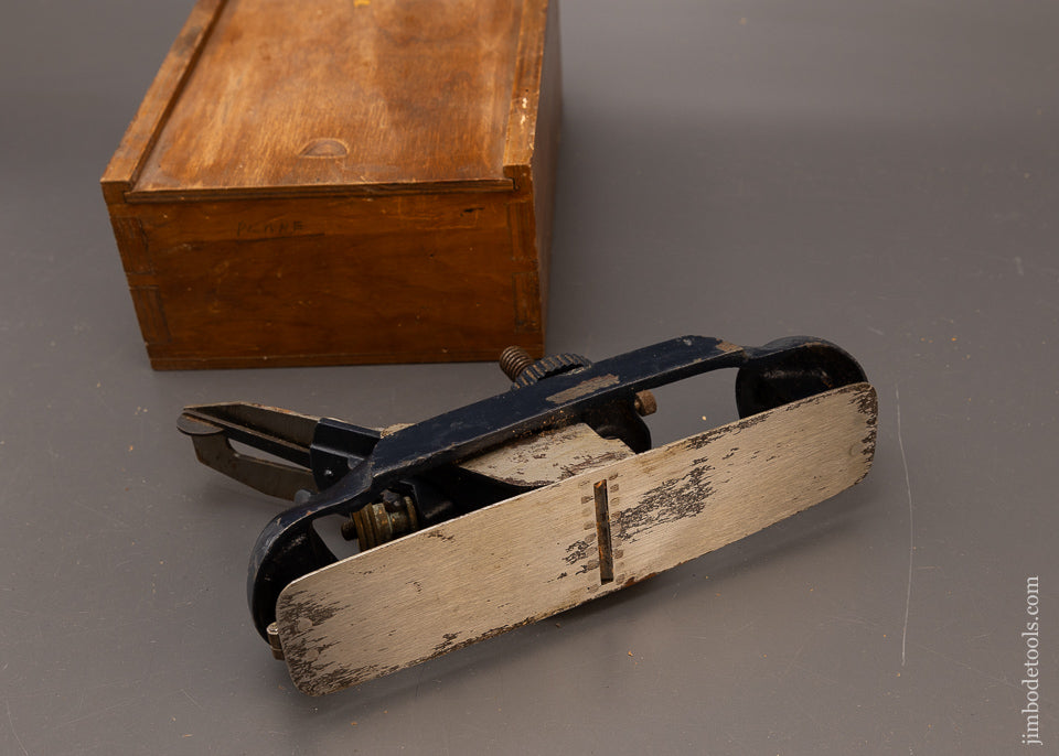 Crisp-RECORD-No.-020-Circular-Plane-117167