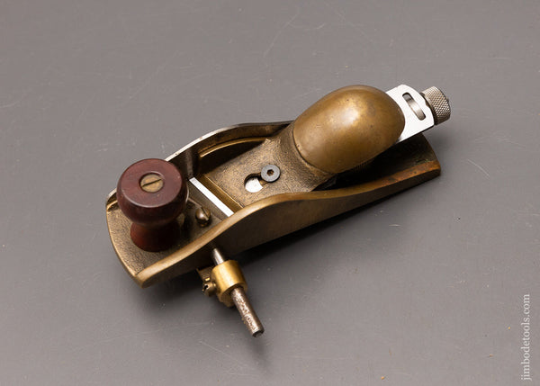 Fine-LIE-NIELSEN-No.-140-Skewed-Low-Angle-Block-Plane-with-Fence-&-Removable-Side-Plate-117256