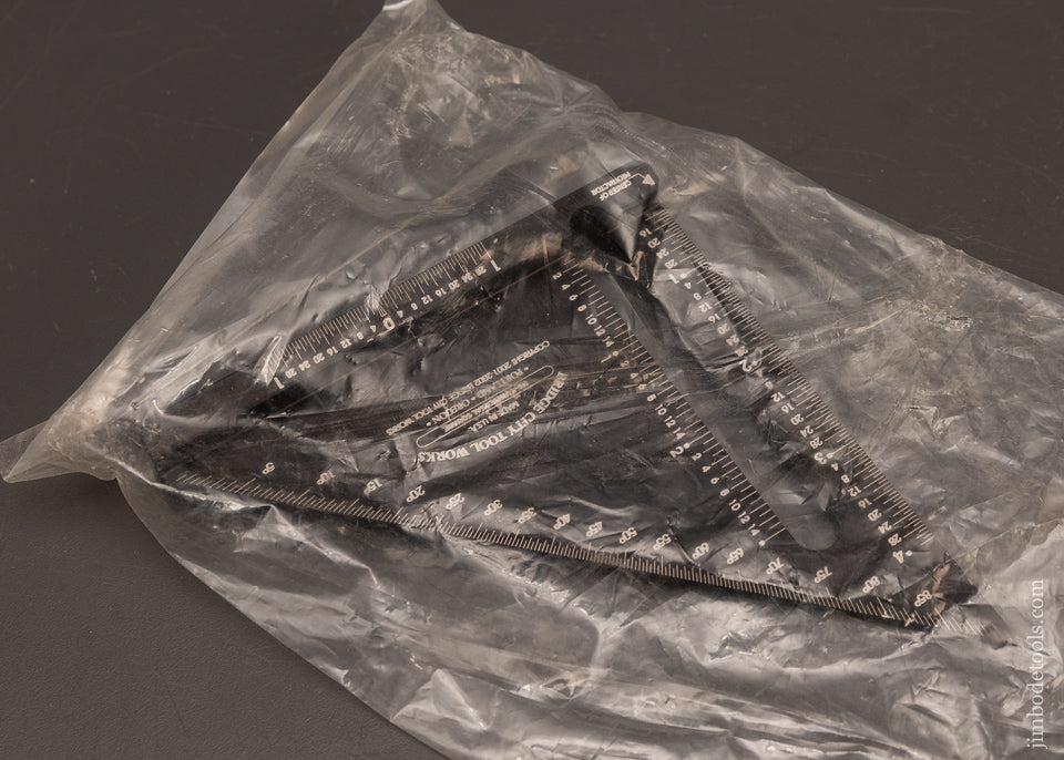 BRIDGE-CITY-TOOL-WORKS-US-4-Universal-Square-Mint-in-Package-117329