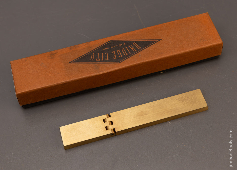 BRIDGE-CITY-TOOL-WORKS-SS-2x4-Saddle-Square-Mint-in-Box-117335