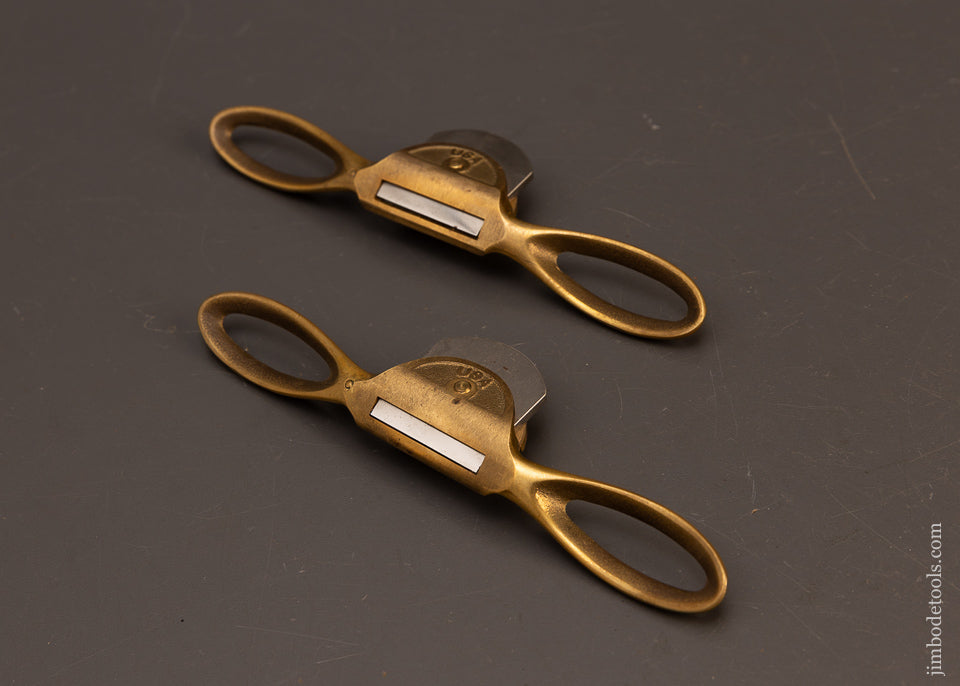 Fine-Pair-of-LIE-NIELSEN-Spokeshaves-Flat-&-Round-Bottoms-117524