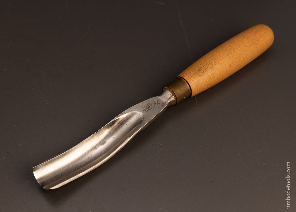 Fat-1-1/4-Inch-Wide-No.-8-Carving-Gouge-by-ASHLEY-ILES-117618