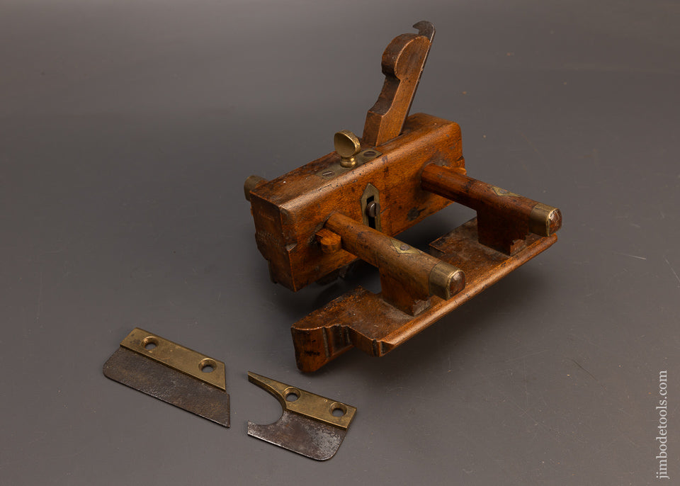 Very-Rare-VARVILL-&-SONS-Coach-Maker’s-Plow-Plane-with-Interchangeable-Skates-118072