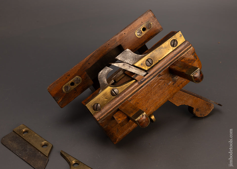 Very-Rare-VARVILL-&-SONS-Coach-Maker’s-Plow-Plane-with-Interchangeable-Skates-118072