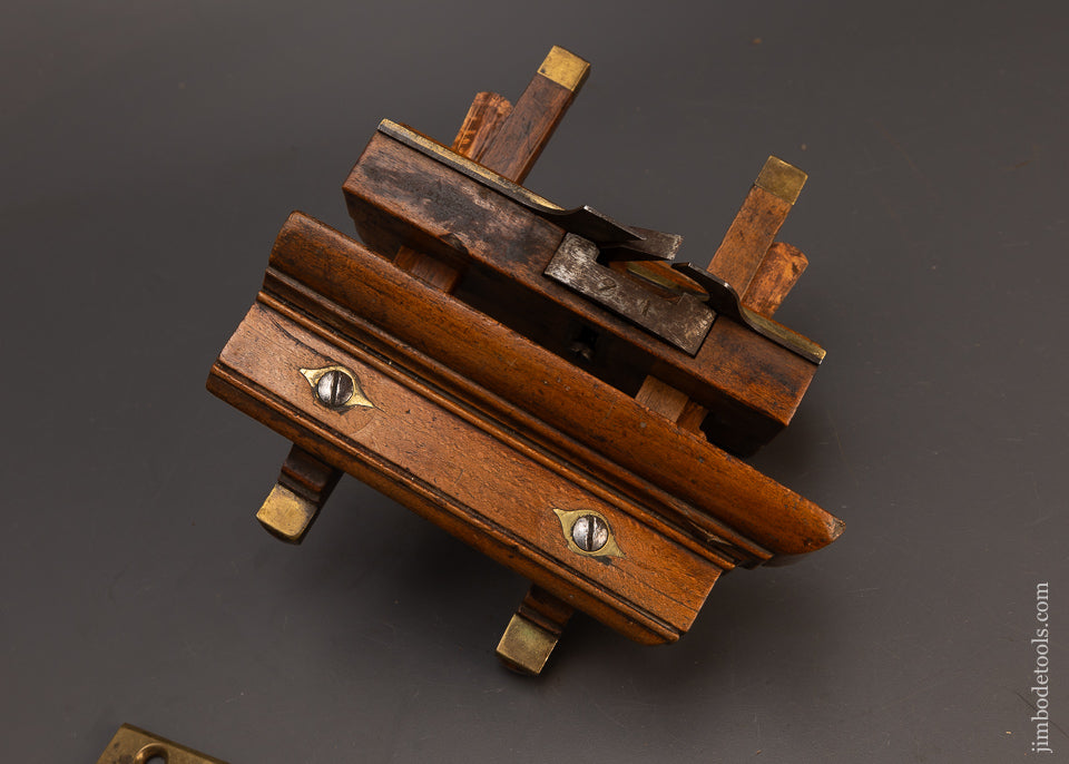 Very-Rare-VARVILL-&-SONS-Coach-Maker’s-Plow-Plane-with-Interchangeable-Skates-118072