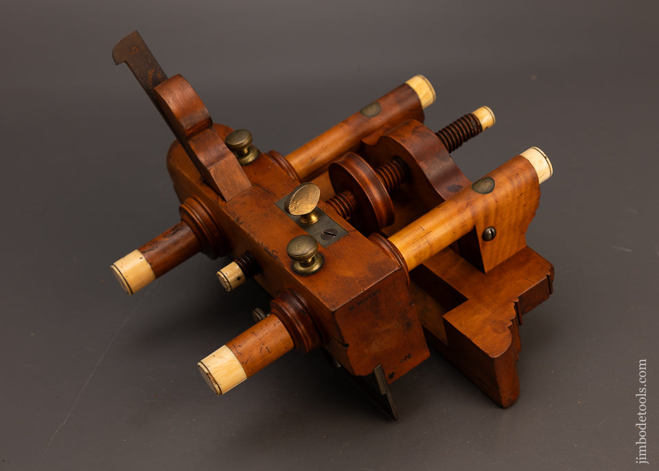 Stunning,-Rare-&-Remarkable-OHIO-TOOL-CO.-Ivory-Tipped-Boxwood-Center-Wheel-Plow-PlaneEXCELSIOR 118291