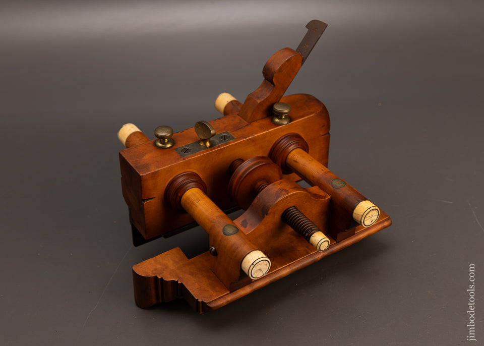 Stunning,-Rare-&-Remarkable-OHIO-TOOL-CO.-Ivory-Tipped-Boxwood-Center-Wheel-Plow-PlaneEXCELSIOR 118291