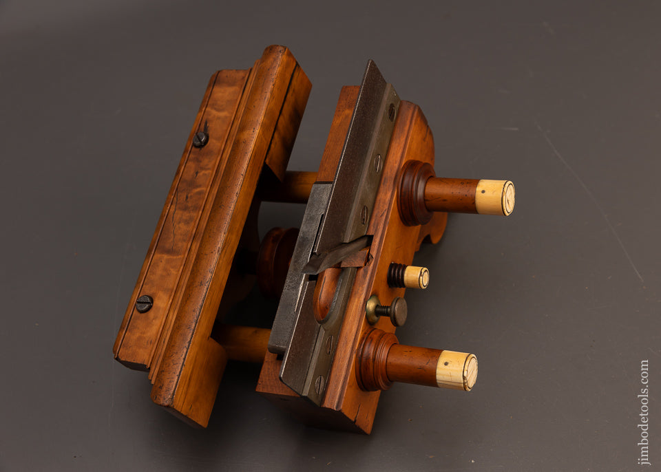 Stunning,-Rare-&-Remarkable-OHIO-TOOL-CO.-Ivory-Tipped-Boxwood-Center-Wheel-Plow-PlaneEXCELSIOR 118291