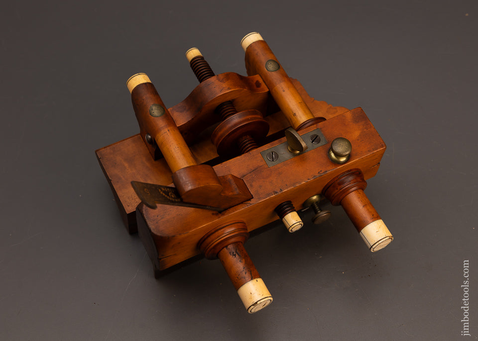 Stunning,-Rare-&-Remarkable-OHIO-TOOL-CO.-Ivory-Tipped-Boxwood-Center-Wheel-Plow-PlaneEXCELSIOR 118291