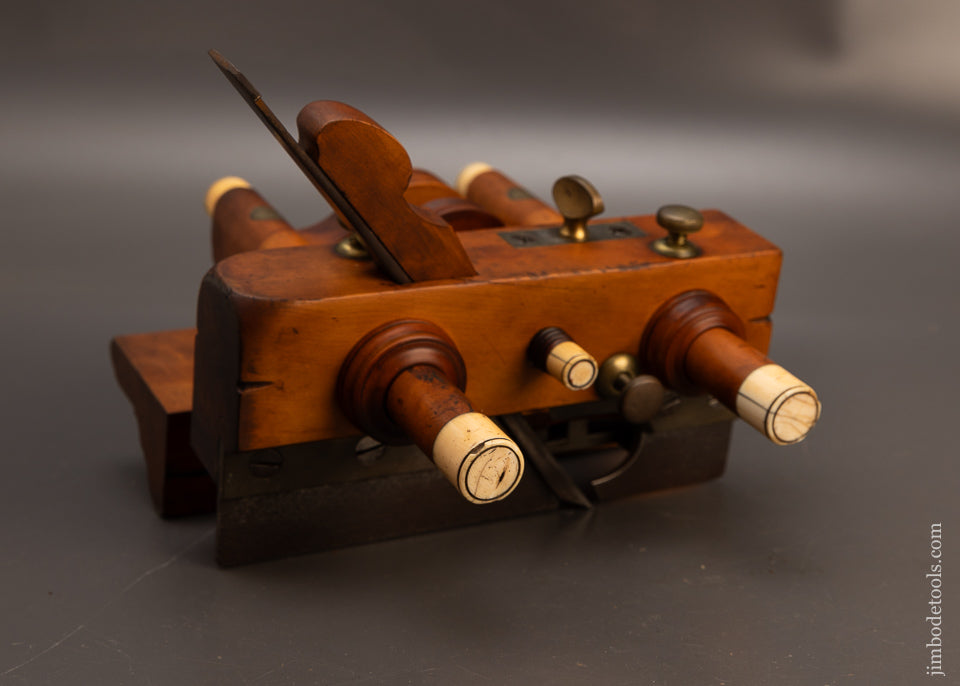 Stunning,-Rare-&-Remarkable-OHIO-TOOL-CO.-Ivory-Tipped-Boxwood-Center-Wheel-Plow-PlaneEXCELSIOR 118291