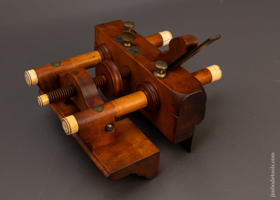 Stunning,-Rare-&-Remarkable-OHIO-TOOL-CO.-Ivory-Tipped-Boxwood-Center-Wheel-Plow-PlaneEXCELSIOR 118291