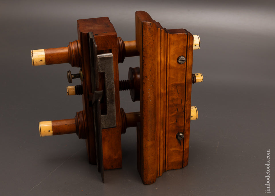 Stunning,-Rare-&-Remarkable-OHIO-TOOL-CO.-Ivory-Tipped-Boxwood-Center-Wheel-Plow-PlaneEXCELSIOR 118291