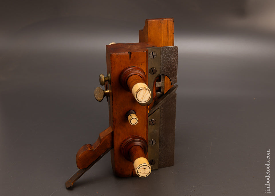 Stunning,-Rare-&-Remarkable-OHIO-TOOL-CO.-Ivory-Tipped-Boxwood-Center-Wheel-Plow-PlaneEXCELSIOR 118291