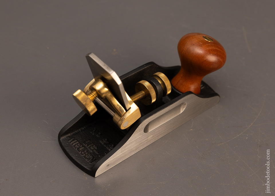Fine-LIE-NIELSEN-No.-212-Scraper-Plane-with-Toothing-Iron-118335