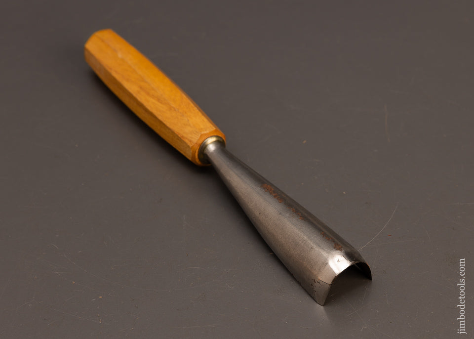 Fat-PFEIL-SWISS-MADE-No.-11-Carving-Gouge-1-1/4-Inch-Wide-118343