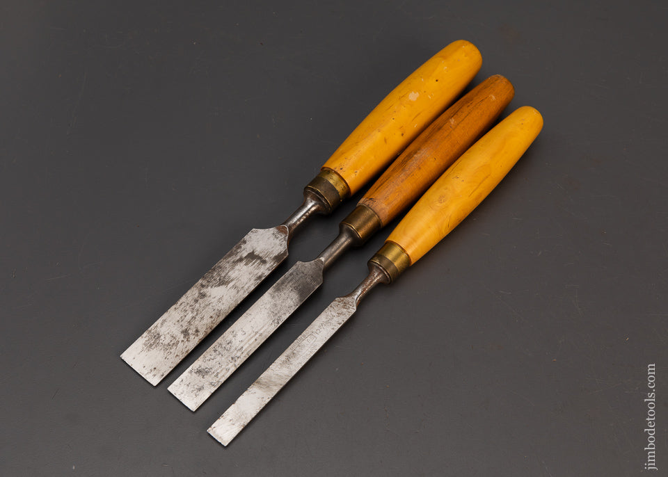 Fine-Set-of-3-MARPLES-Boxwood-Handled-Bevel-Edge-Chisels-118832