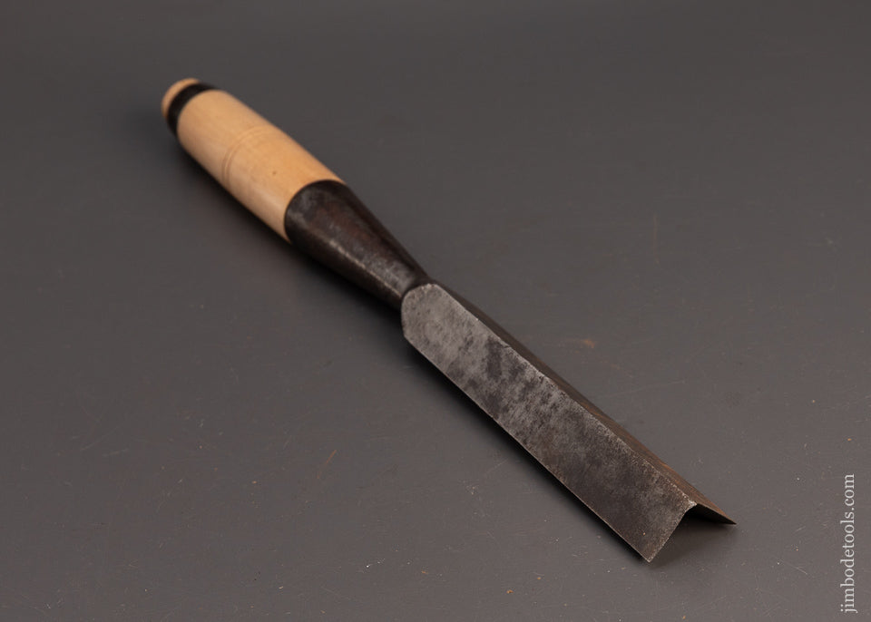 Fine-DOUGLASS-1-Inch-Corner-Chisel-119374