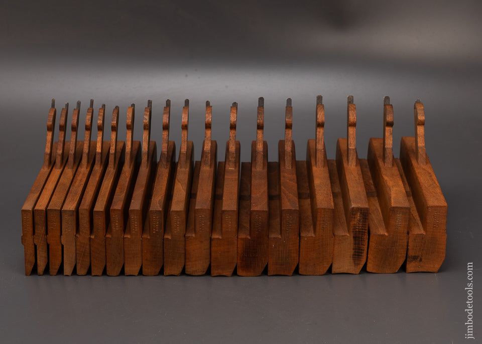 Immaculate-Complete-Set-of-18-Skewed-Hollow-&-Round-Planes-by-GRIFFITHS-NORWICH-119511
