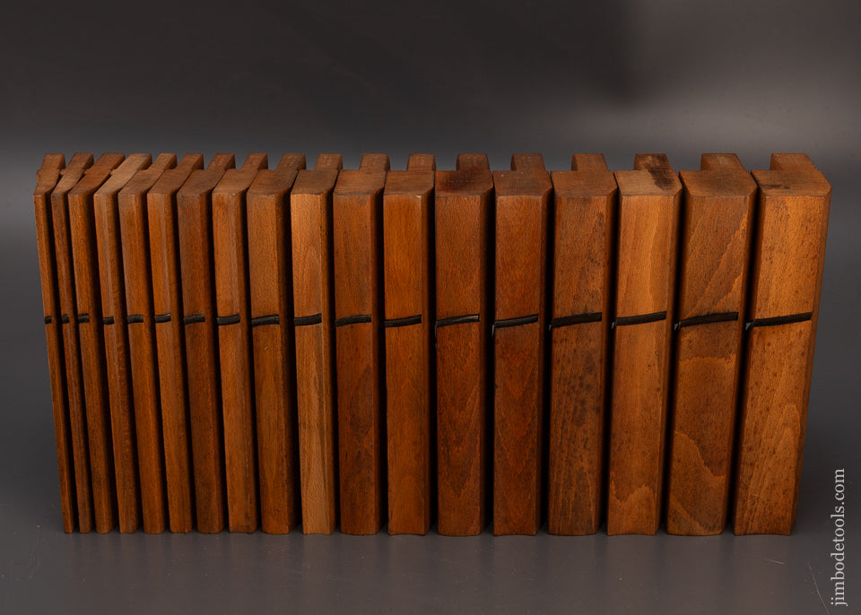 Immaculate-Complete-Set-of-18-Skewed-Hollow-&-Round-Planes-by-GRIFFITHS-NORWICH-119511