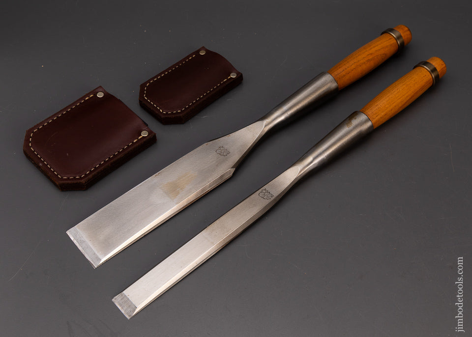 Mint-Unused-Pair-of-BARR-Heavy-Framing-Chisels-2-Inch-&-1-Inch-119571