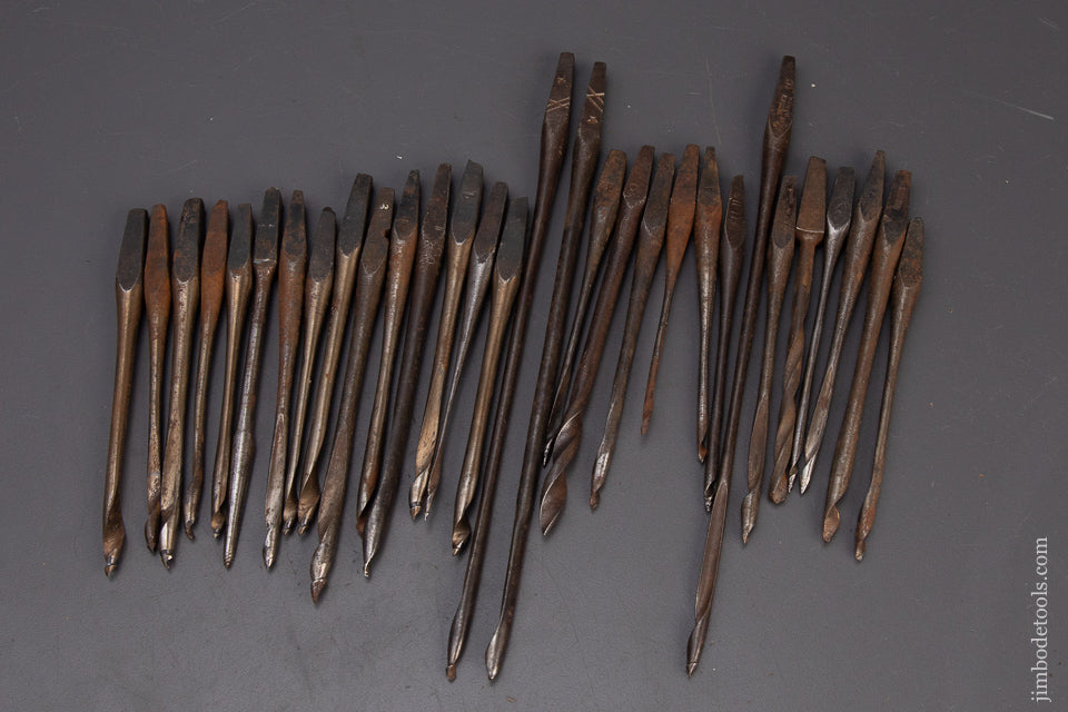 Collection-of-30-Antique-Pod-Bits-119912