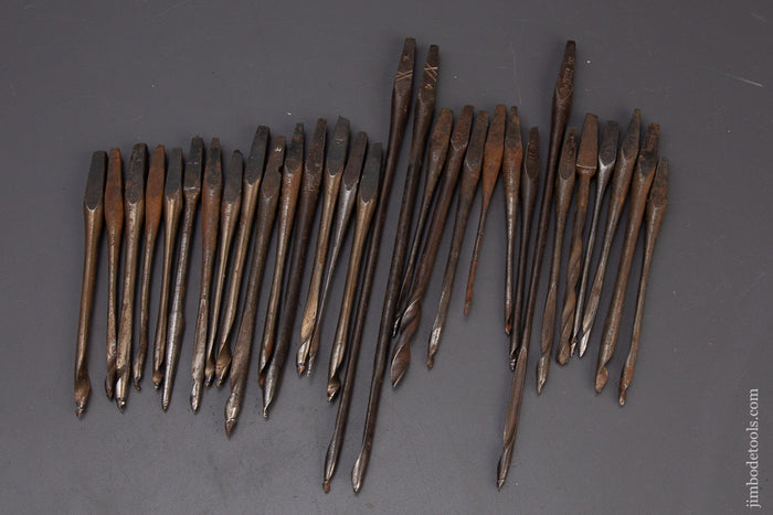 Collection-of-30-Antique-Pod-Bits-119912