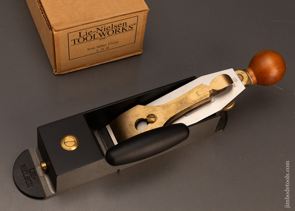 LIE-NIELSEN-No.-9-Discontinued-Miter-Plane-with-Hot-Dog-Near-Mint-in-Box-119931