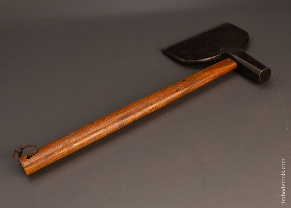 Unusual-Double-Bevel-Side-Axe-with-Hammer-Poll-119963