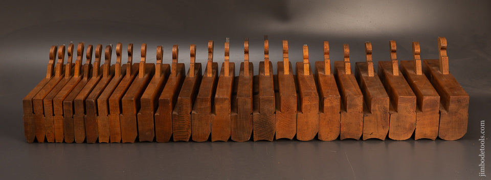 Set-of-25-GREENFIELD-TOOL-CO.-Hollow-&-Round-Planes-120048