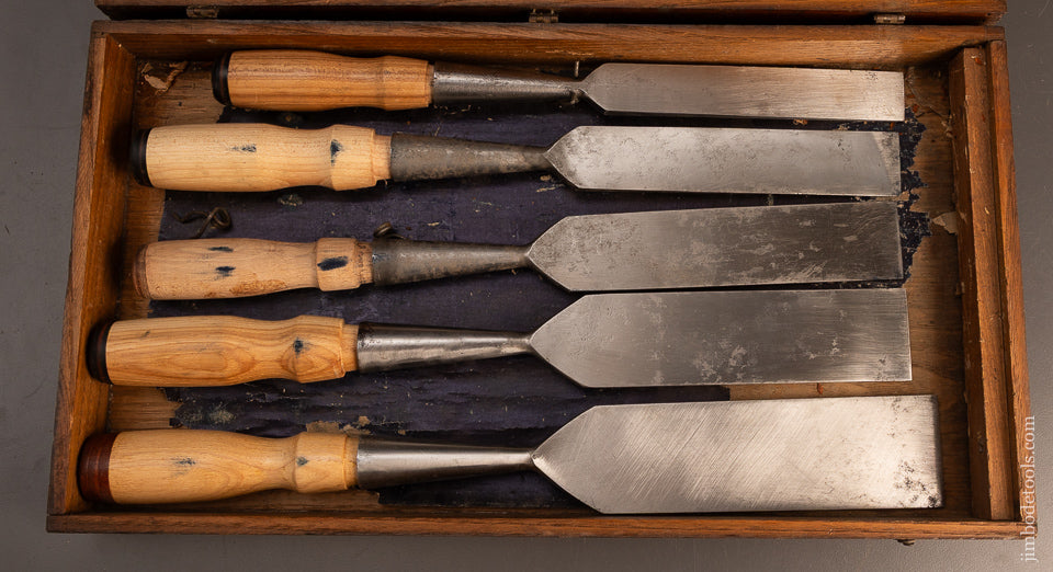 Fantastic-Super-Clean-Complete-Graduated-Set-of-12-P.S.-&-W.-Socket-Firmer-Chisels-120063