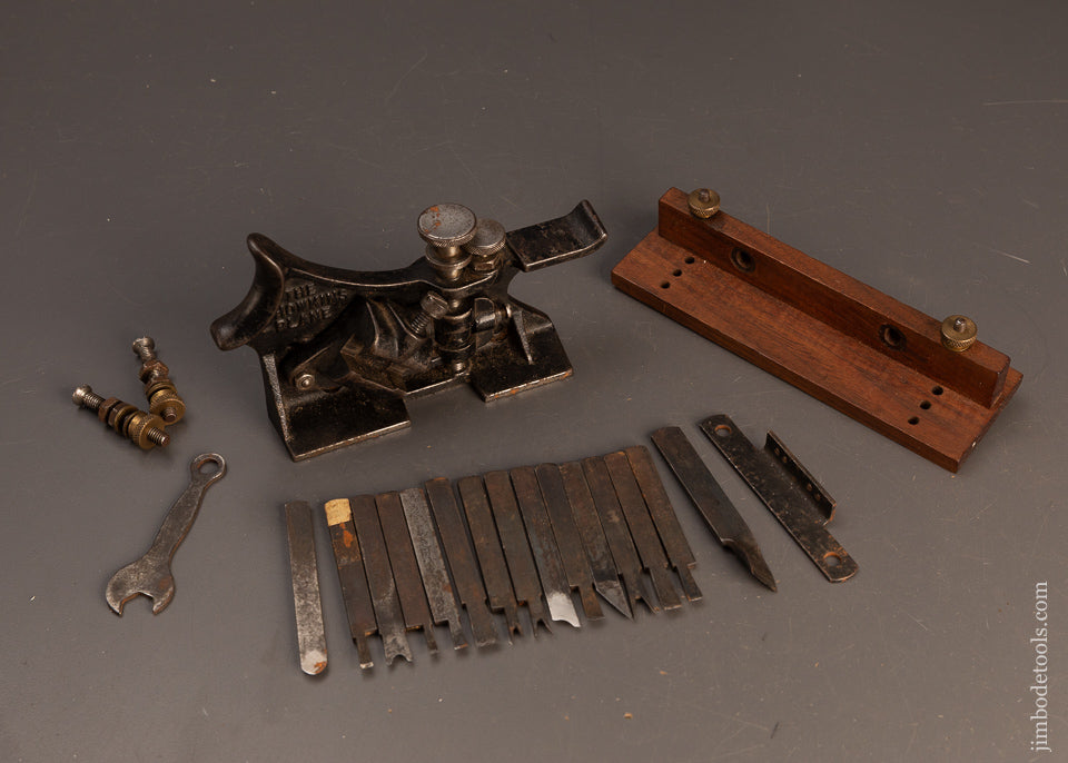 Rare-HOWKIN’S-PATENT-Model-B-Plow-Plane-with-15-Cutters-120123