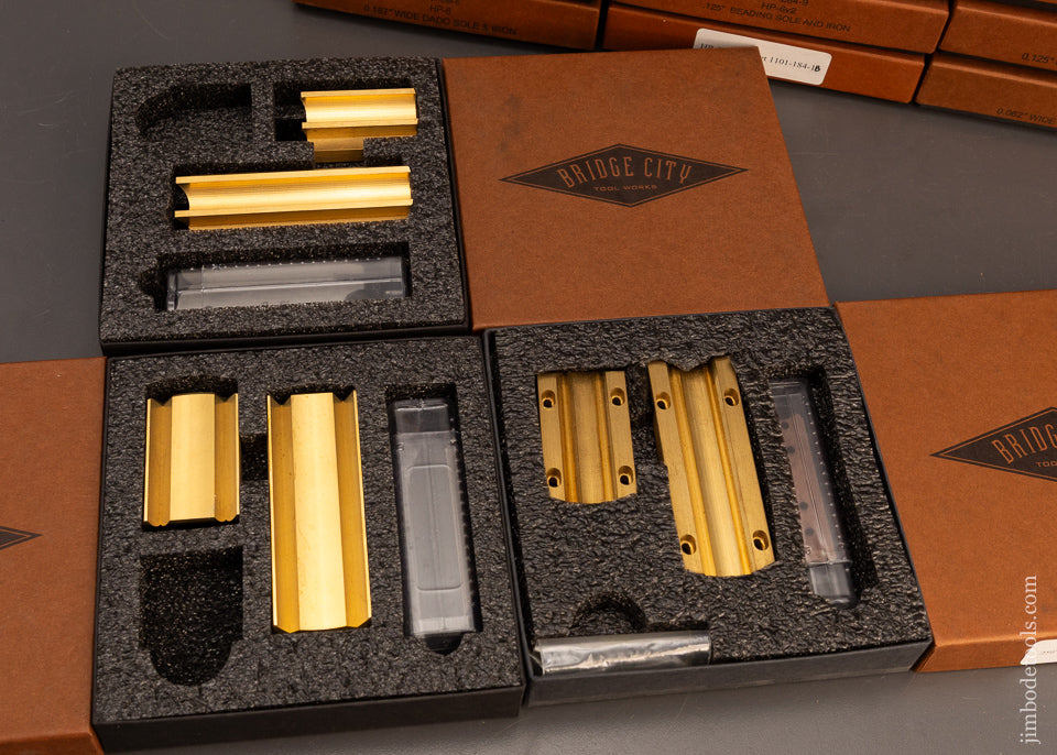 Amazing-28-Piece-Set-BRIDGE-CITY-TOOL-WORKS-HP-6V2-Plane-with-Accessory-Bottoms-Mint-in-Box-120229-AS-OF-MAR-24
